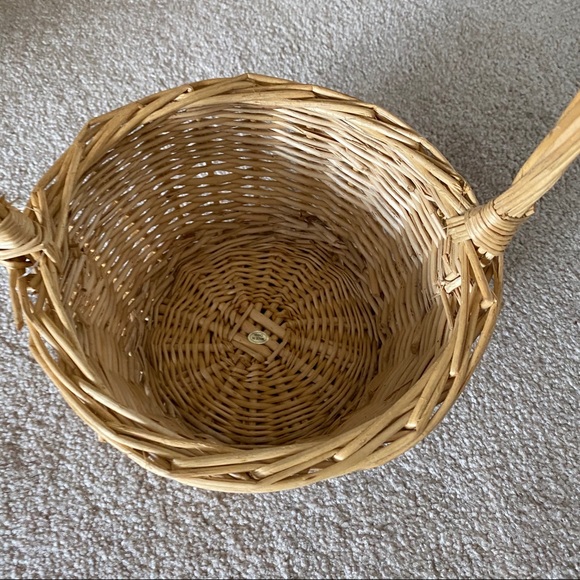 Holiday Designs Ltd. | Accents | Natural Cream Woven Wicker Basket ...